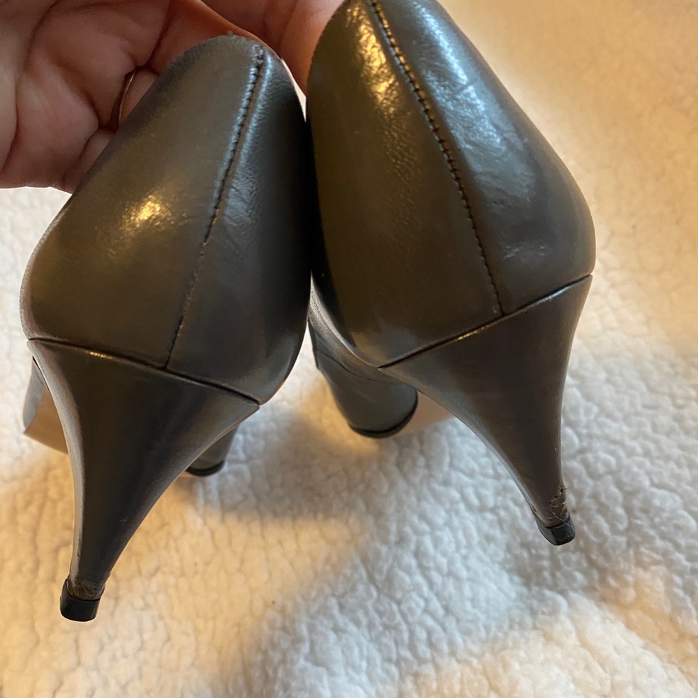 Naturalizer Pumps - Picture 3 of 3
